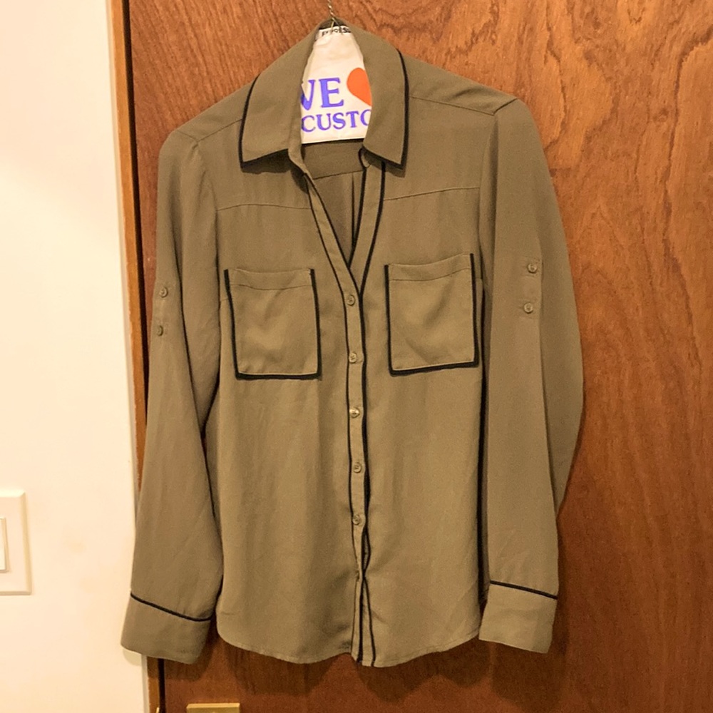 Express Portofino Button Up Blouse Women’s Small Olive Green with Black Piping